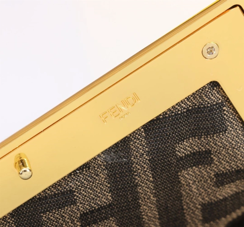 F**di first bags 4220-0026