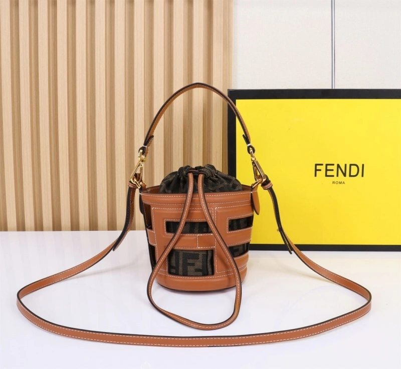 F**di bucket bags 4220-0039