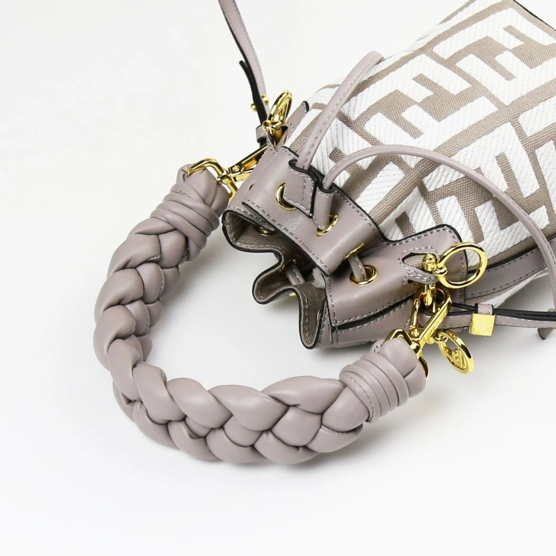 F**di bucket bags 4220-0107