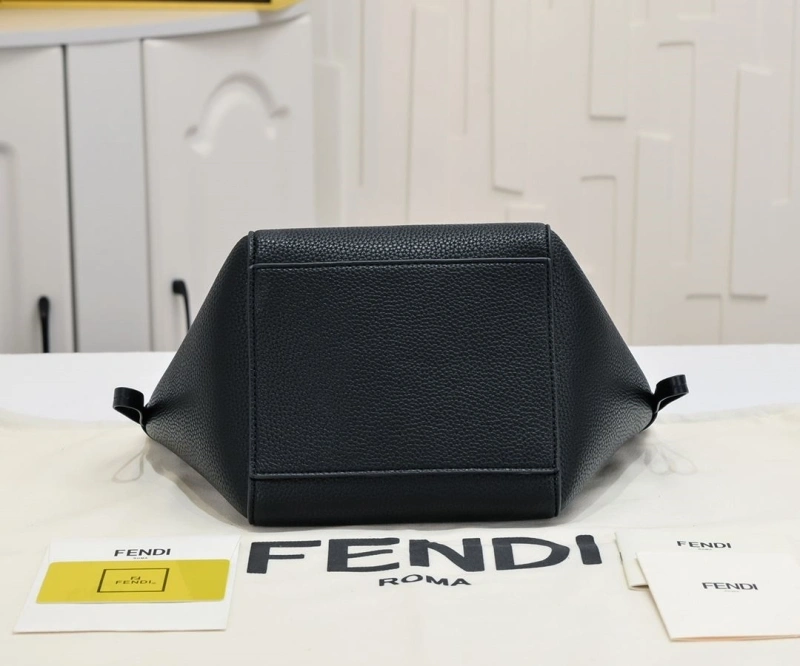 F**di shopping bags 4220a-0038