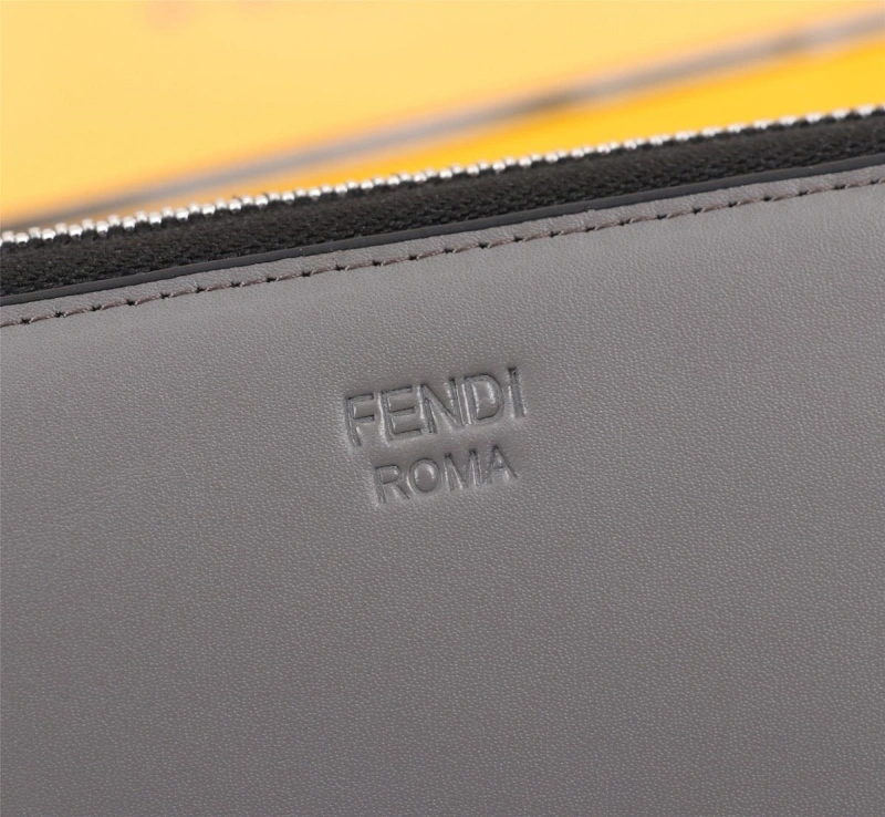 F**di wallets 4220a-0082