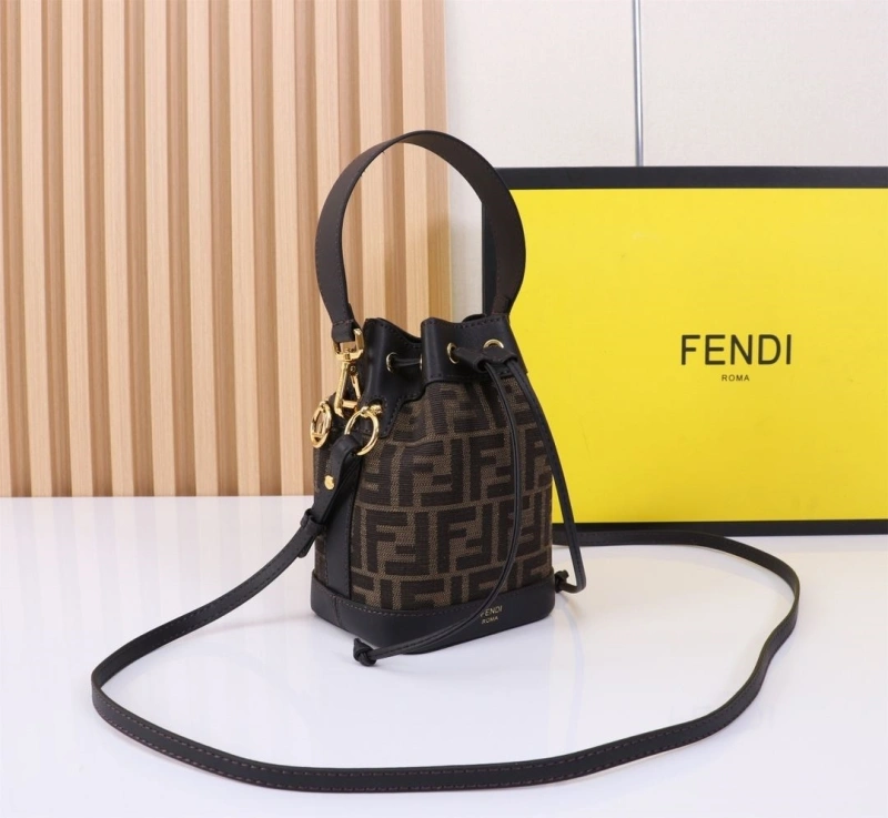 F**di bucket bags 4220a-0221