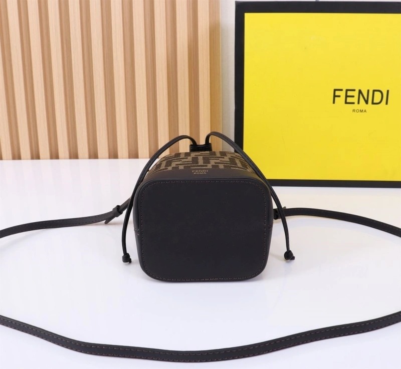 F**di bucket bags 4220a-0221
