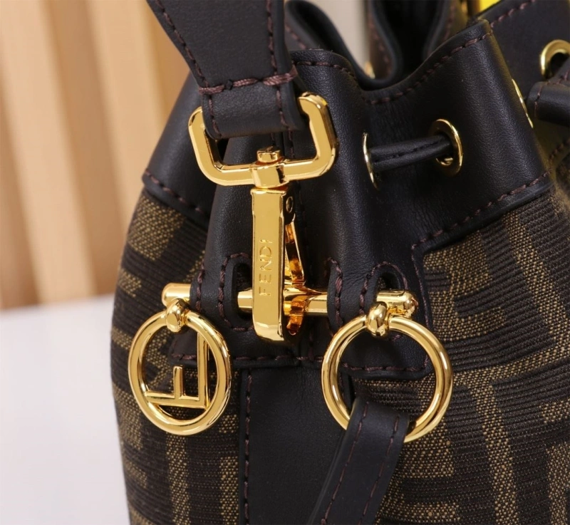 F**di bucket bags 4220a-0221