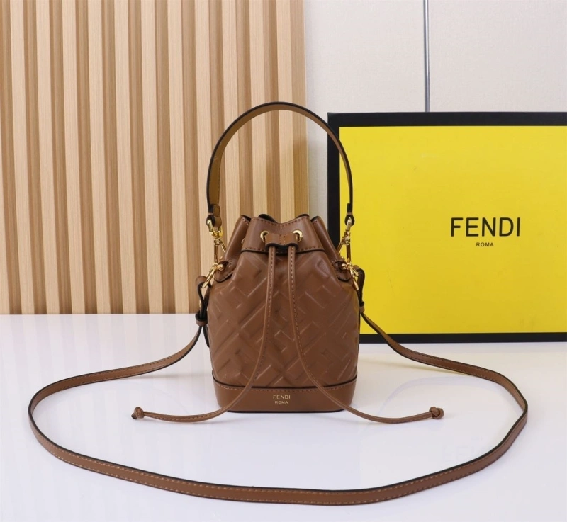 F**di bucket bags 4220a-0222