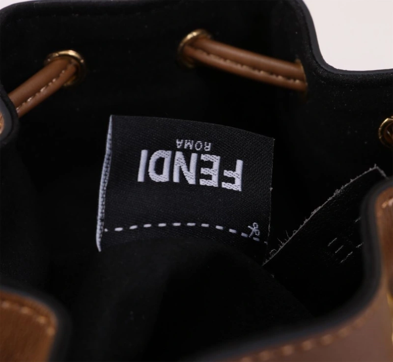 F**di bucket bags 4220a-0222