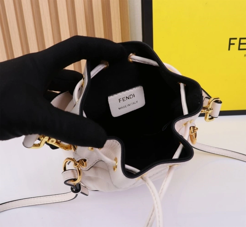 F**di bucket bags 4220a-0224