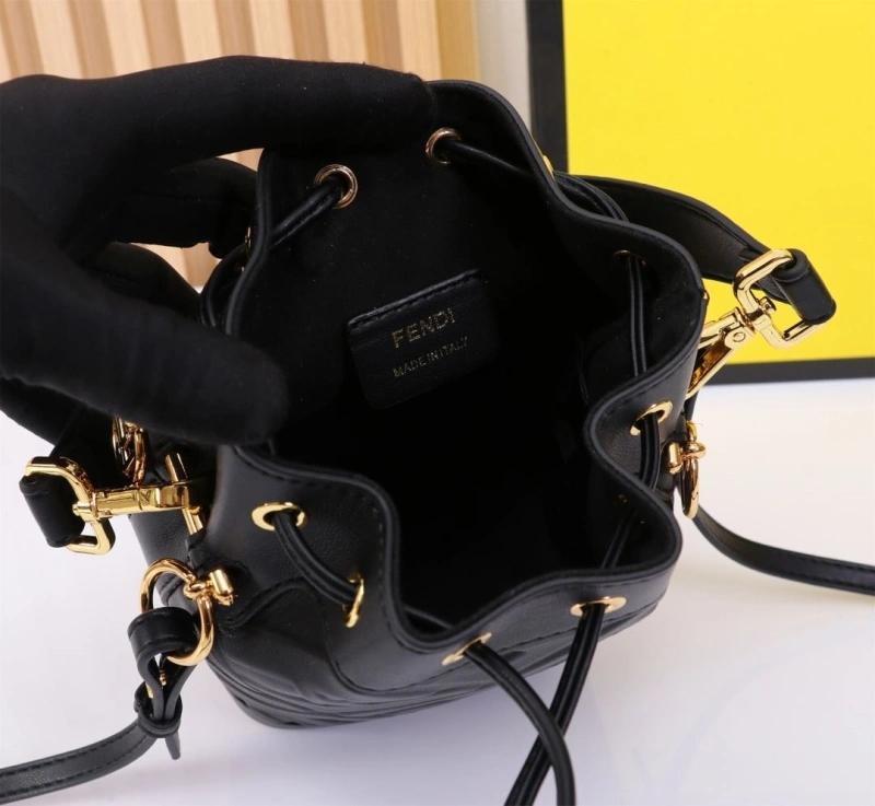 F**di bucket bags 4220a-0225