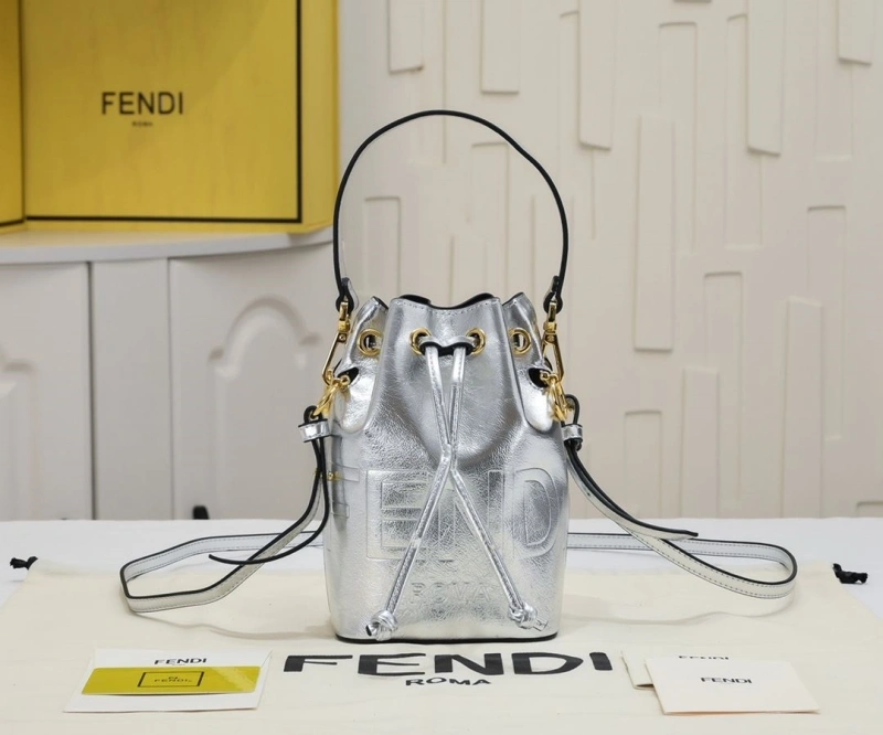 F**di bucket bags 4220a-0246
