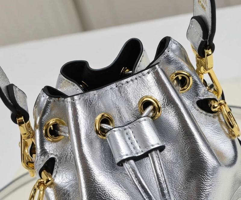 F**di bucket bags 4220a-0246