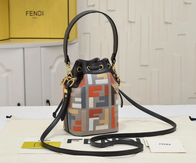 F**di bucket bags 4220a-0248