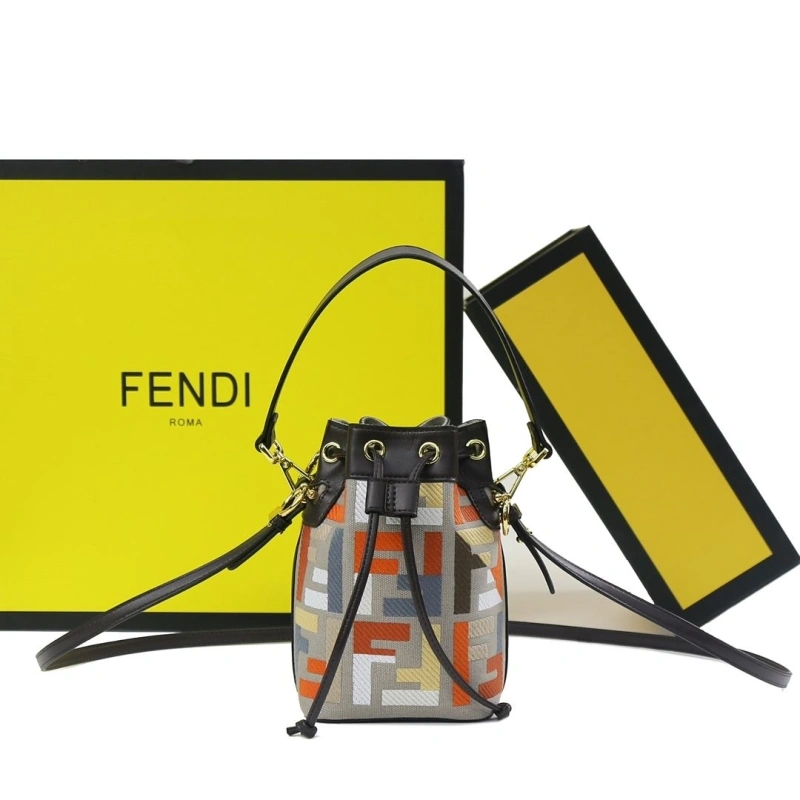 F**di bucket bags 4220a-0321