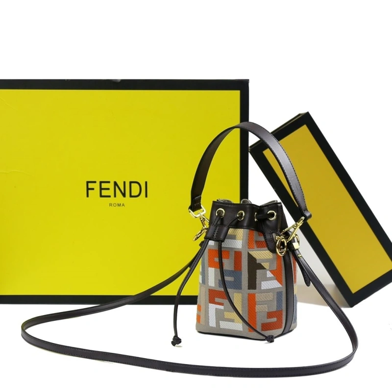 F**di bucket bags 4220a-0321