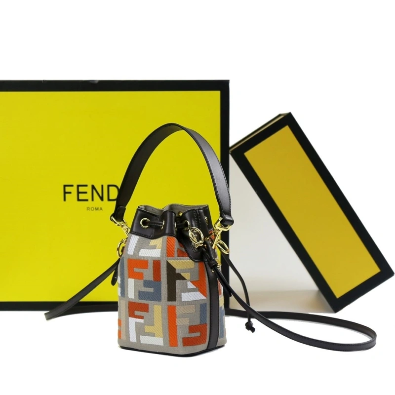 F**di bucket bags 4220a-0321