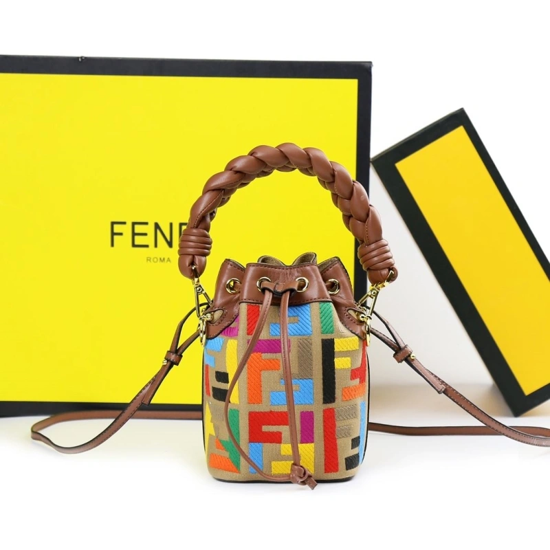 F**di bucket bags 4220a-0323