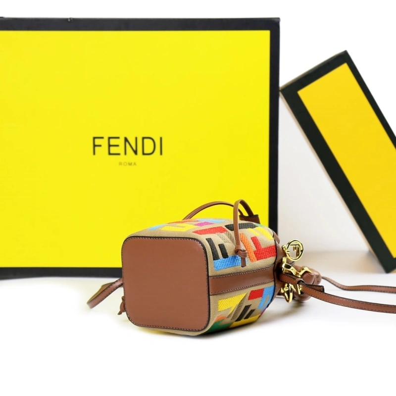F**di bucket bags 4220a-0323