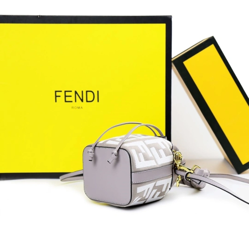 F**di bucket bags 4220a-0324