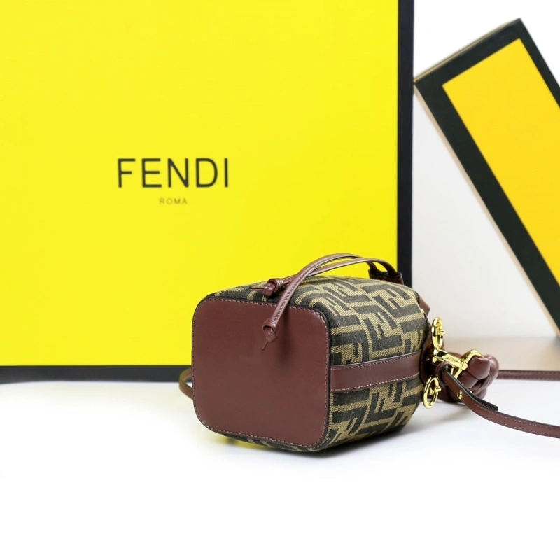 F**di bucket bags 4220a-0326