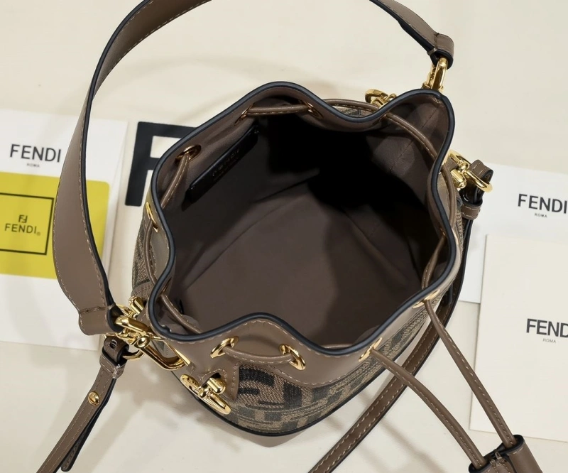 F**di bucket bags 4220a-0521