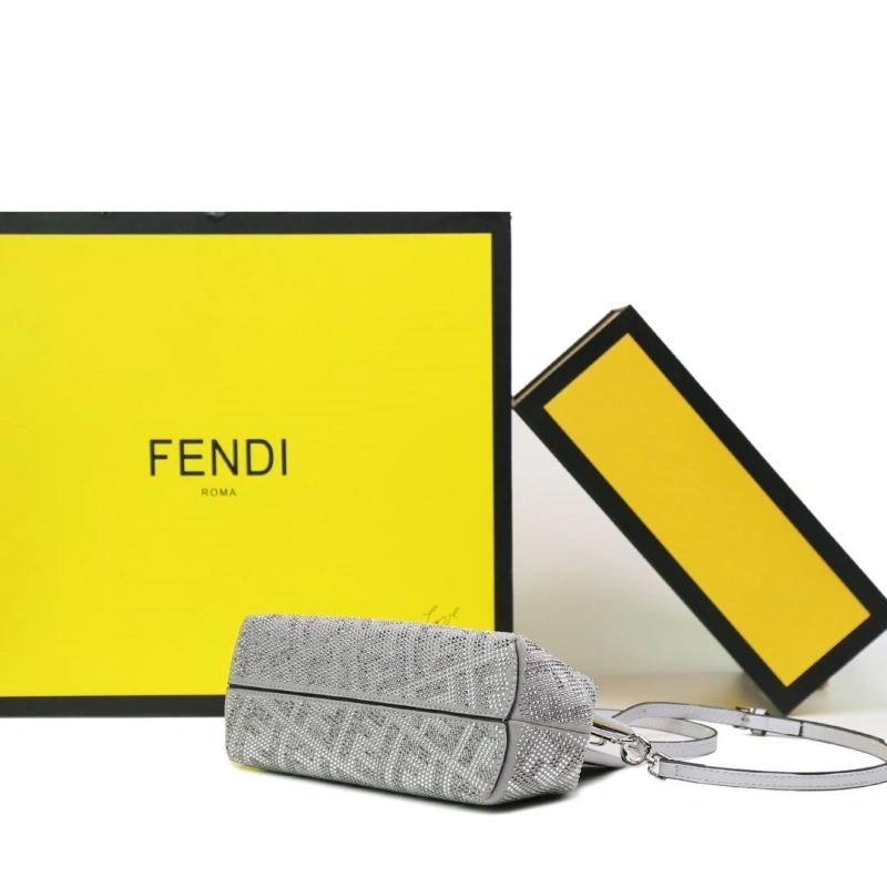 F**di first bags 4220a-0738