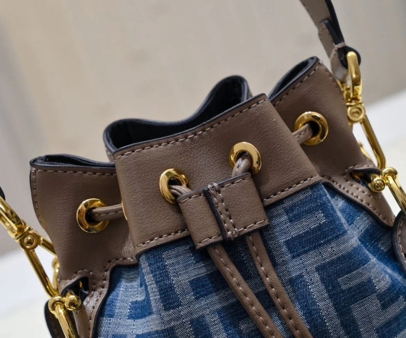 F**di bucket bags 4220c-0270
