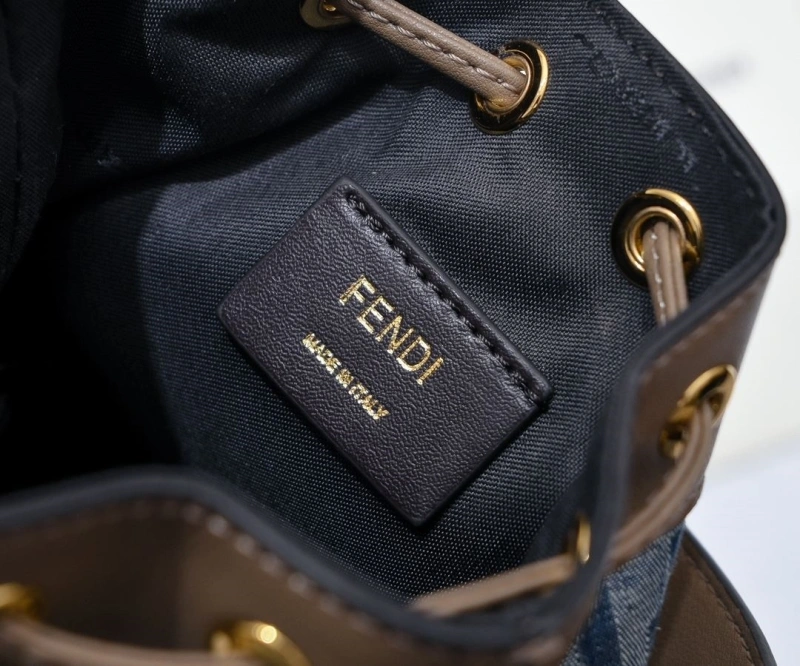 F**di bucket bags 4220c-0270