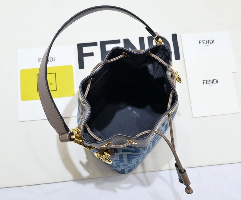 F**di bucket bags 4220c-0270