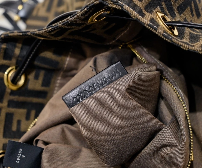 F**di backpacks 4220c-0276