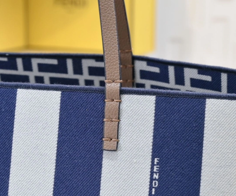 F**di shopping bags 4220c-0339