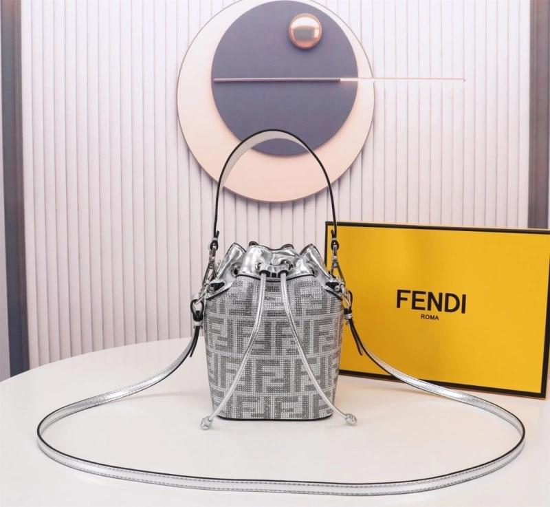F**di bucket bags 4220c-0428