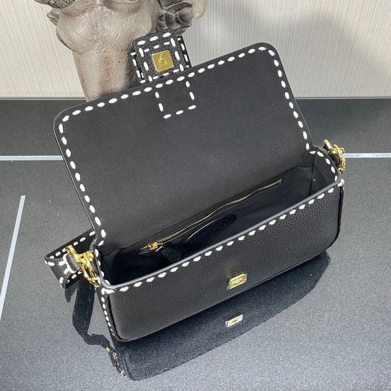 F**di baguette bags 4220d-0005