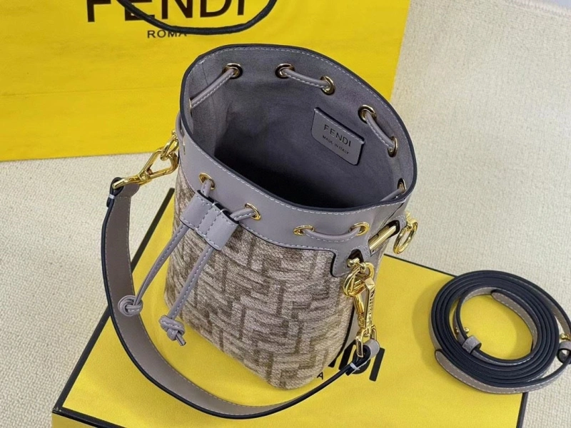 F**di bucket bags 4220d-0013