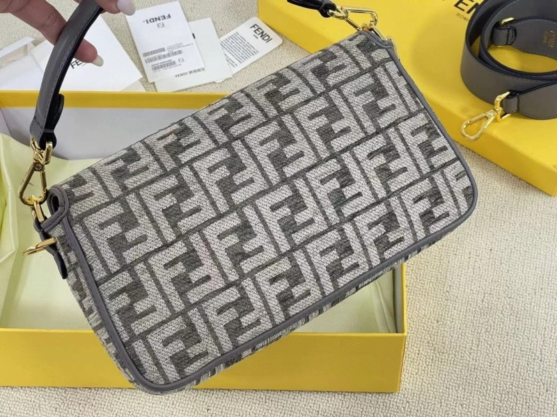 F**di baguette bags 4220d-0015