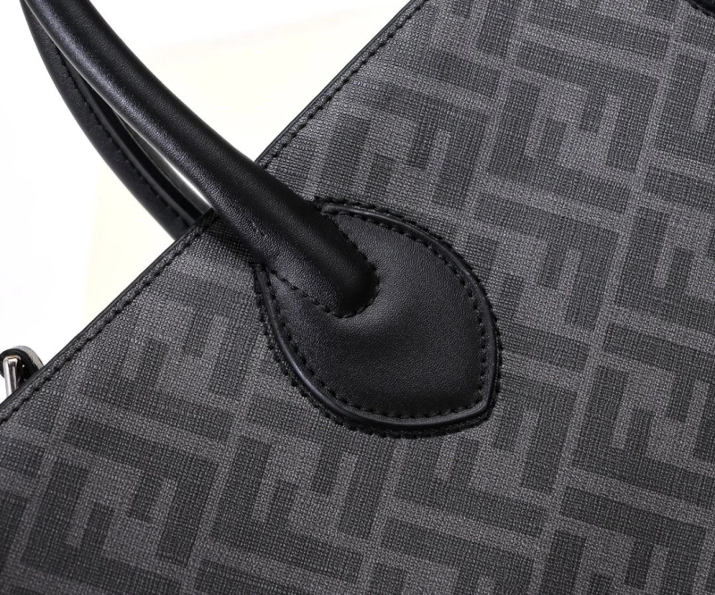 F**di shopping bags 4220d-0497