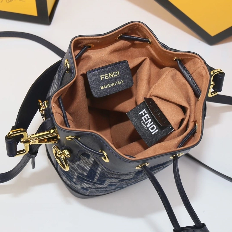 F**di bucket bags 4220d-0556