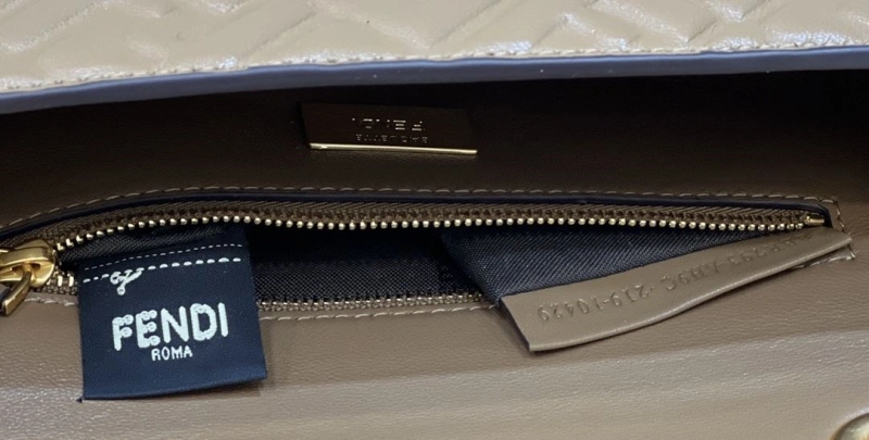 F**di baguette bags 4222c-0049