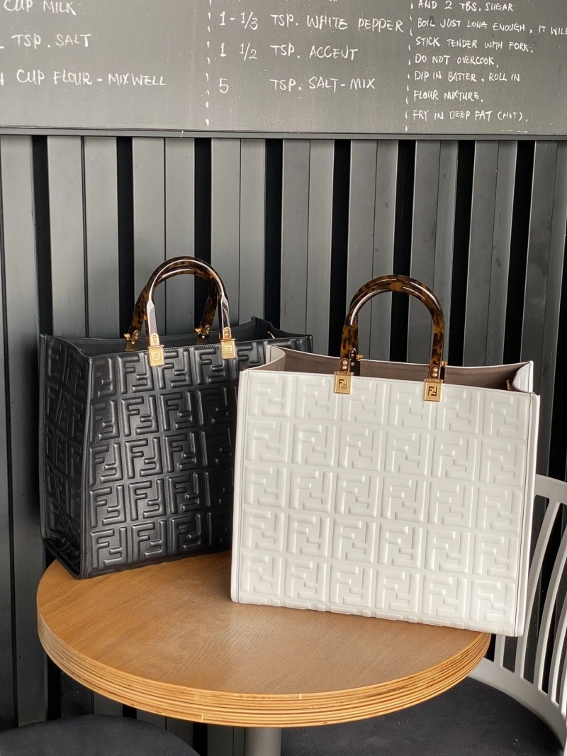 F**di shopping bags 4222c-0051
