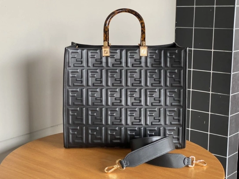 F**di shopping bags 4222c-0052
