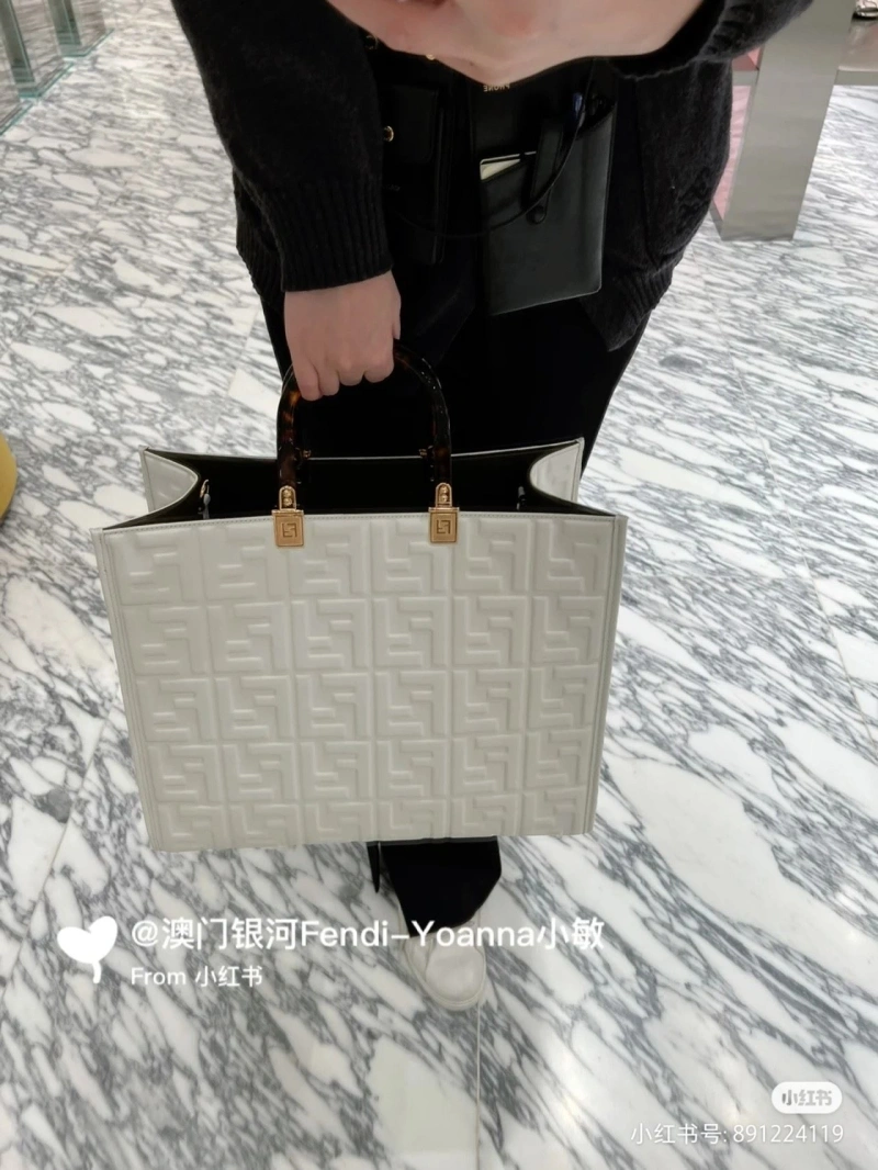 F**di shopping bags 4222c-0053