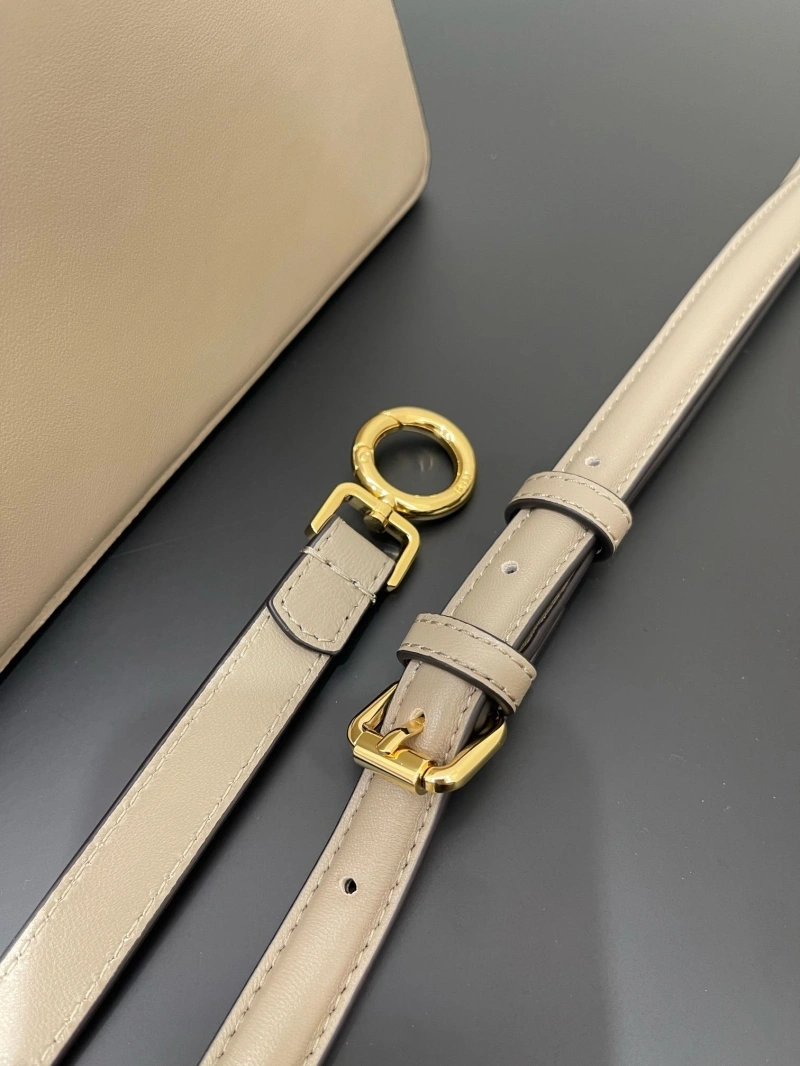 F**di top handle bags 4222c-0086