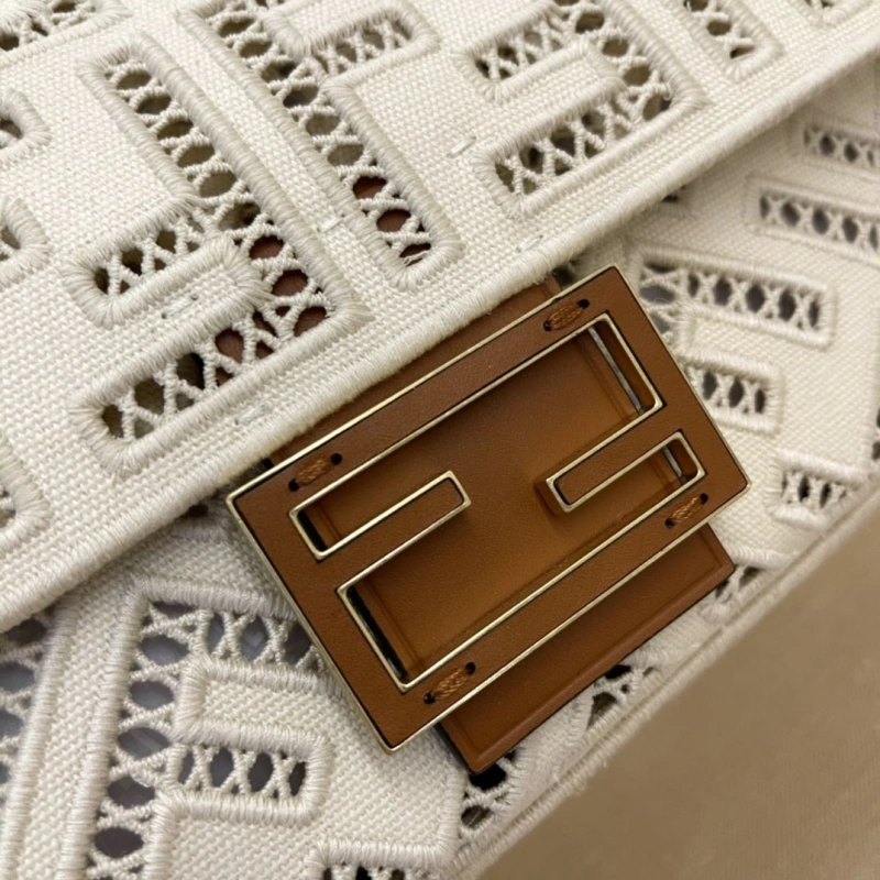 F**di baguette bags 4222c-0136