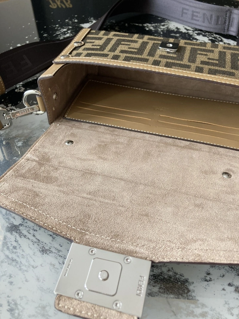 F**di baguette bags 4222c-0137