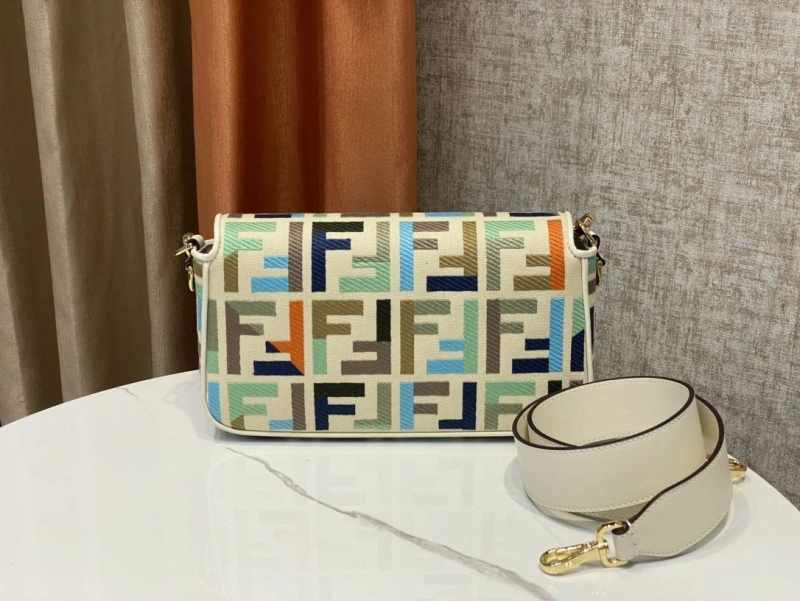 F**di baguette bags 4222c-0140