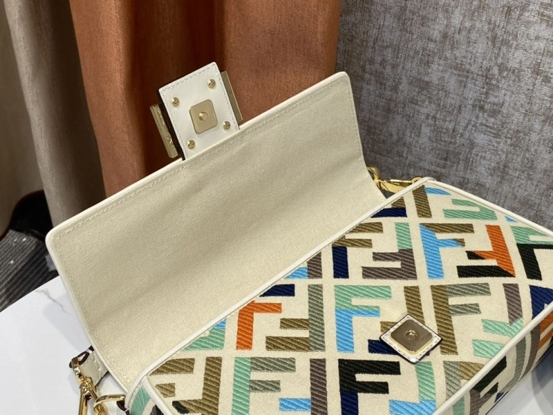 F**di baguette bags 4222c-0140