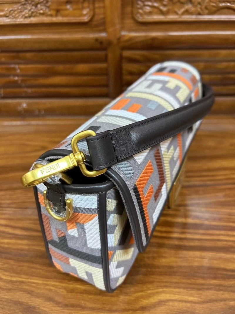 F**di baguette bags 4222c-0143