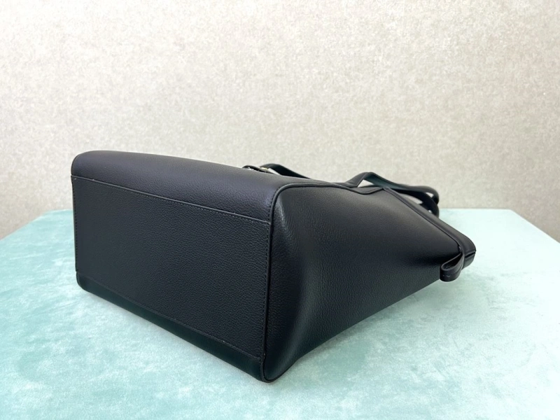 F**di shopping bags 4222c-0145
