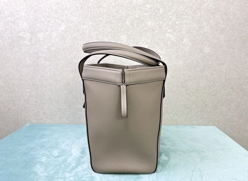 F**di shopping bags 4222c-0146