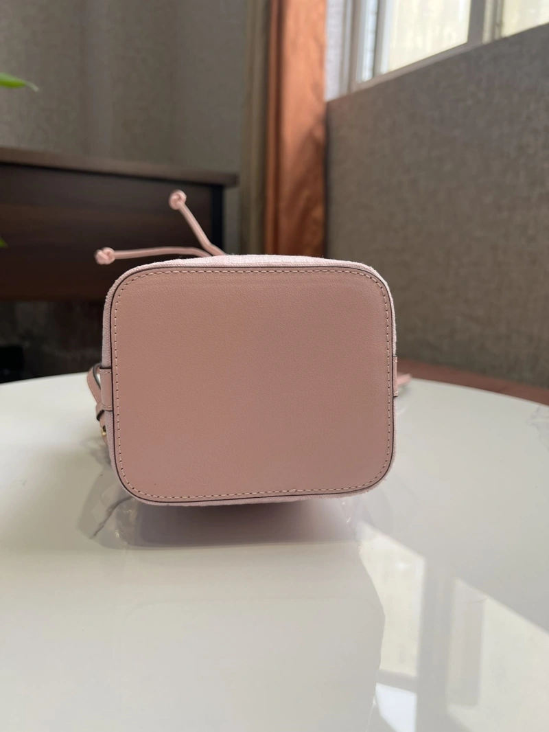 F**di bucket bags 4222c-0153