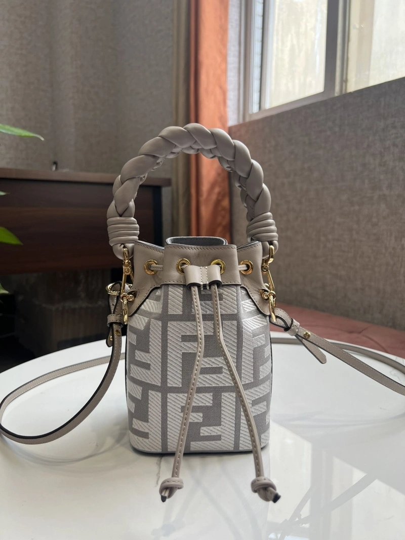 F**di bucket bags 4222c-0156