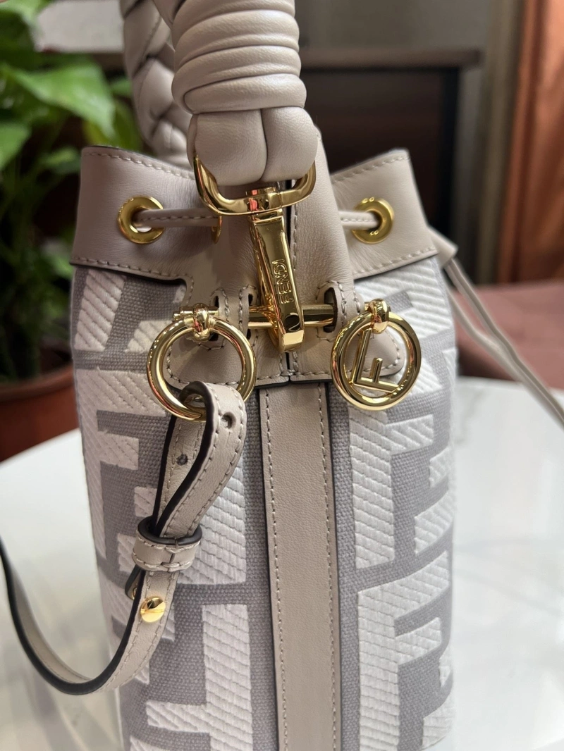 F**di bucket bags 4222c-0156